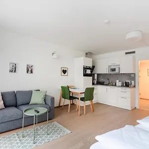 4* Hotel Quiet And Cozy Next To Mariahilfer Strasse And Naschmarkt With Ac, Minimum 30 Nights
