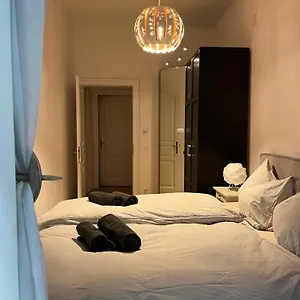 3* Hotel Quiet Next To Belvedere & Central Station