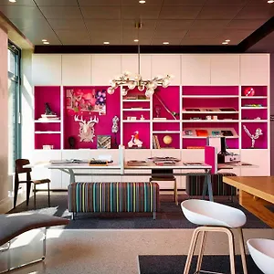 **** Hotel Moxy Munich Airport Germania
